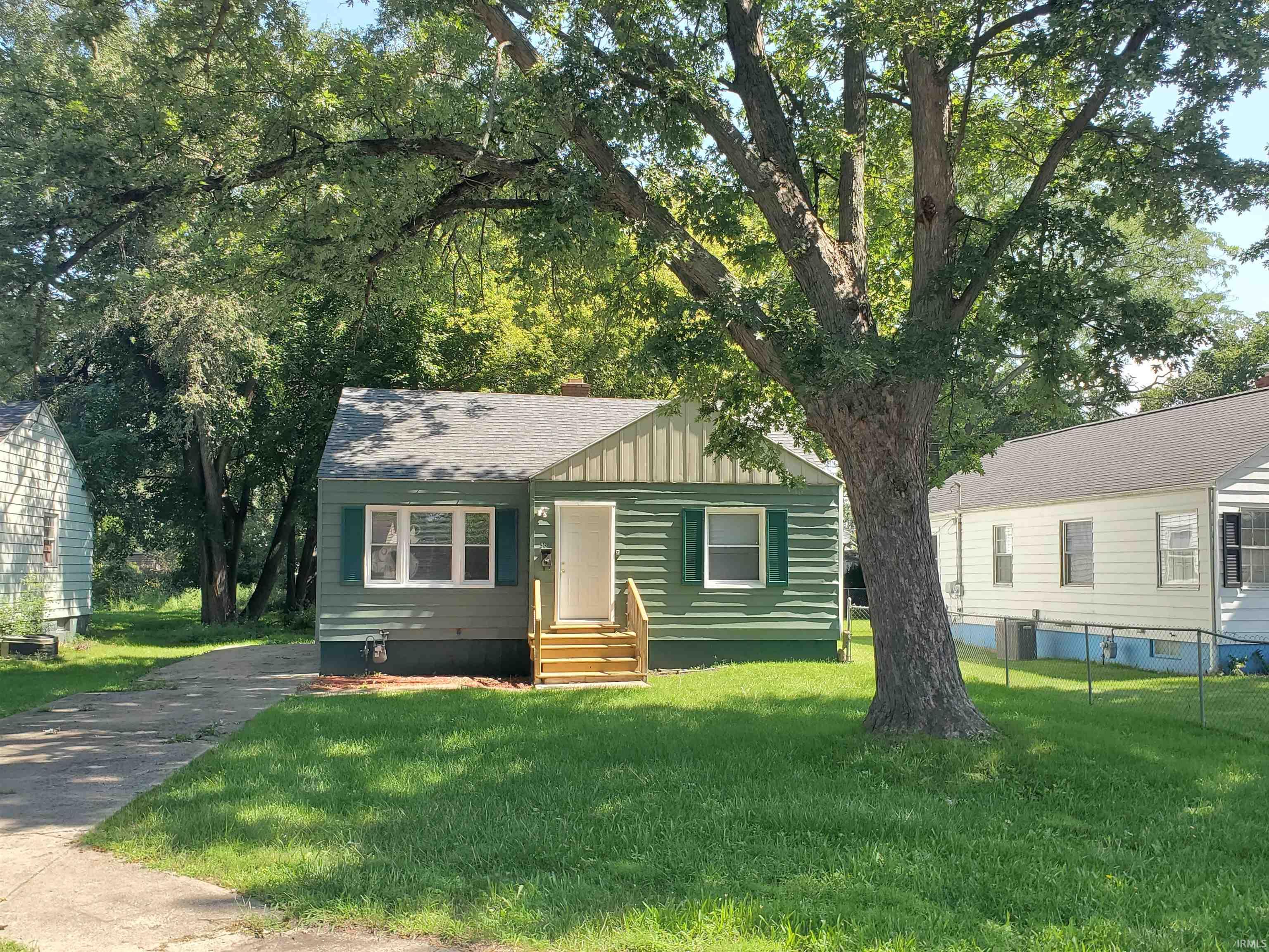 3817 Belle Vista South Bend IN 46619