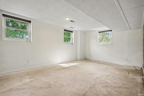 61470 Miami Meadows Court South Bend IN 46614