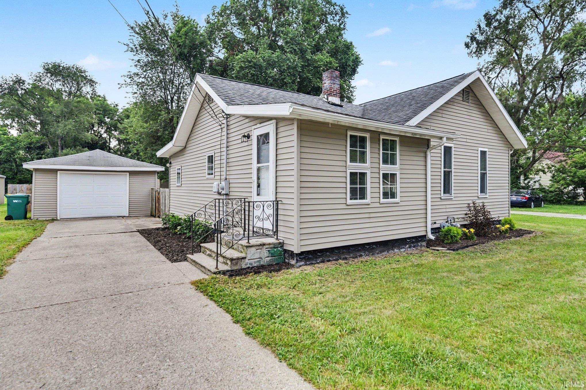 1810 Maplehurst Avenue Mishawaka IN 46545