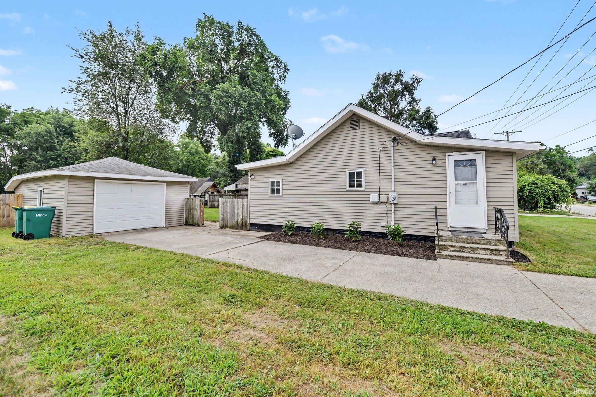 1810 Maplehurst Avenue Mishawaka IN 46545
