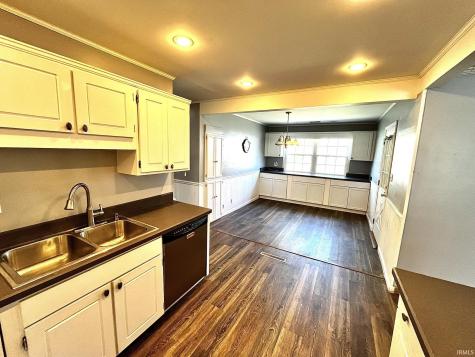 221 Fairway Drive Evansville IN 47710
