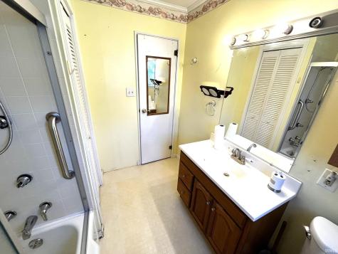 221 Fairway Drive Evansville IN 47710