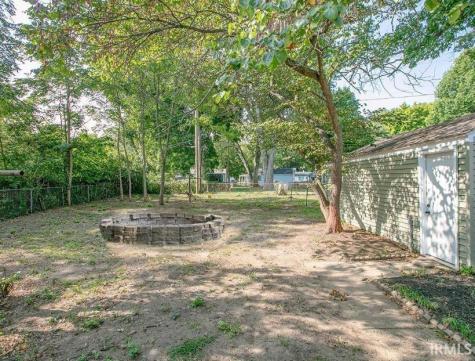 1320 Eastbrook Drive South Bend IN 46616