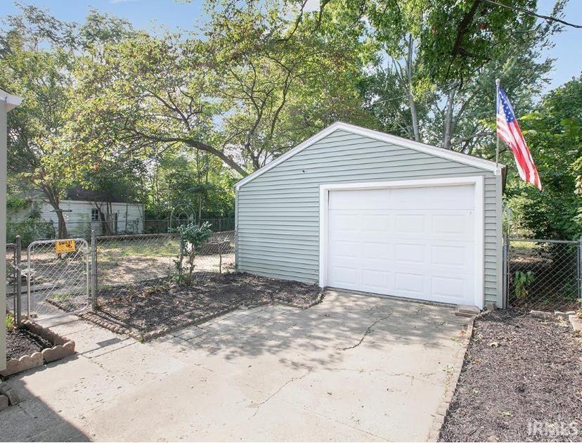 1320 Eastbrook Drive South Bend IN 46616