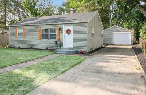 1320 Eastbrook Drive South Bend IN 46616