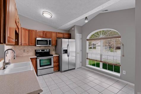 10689 Ashview Drive Fishers IN 46038