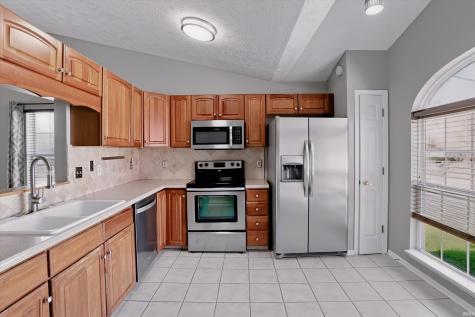10689 Ashview Drive Fishers IN 46038