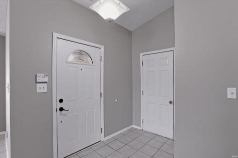 10689 Ashview Drive Fishers IN 46038