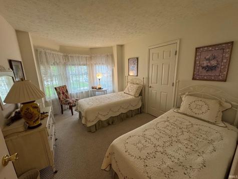 1728 Colonial Drive Rochester IN 46975