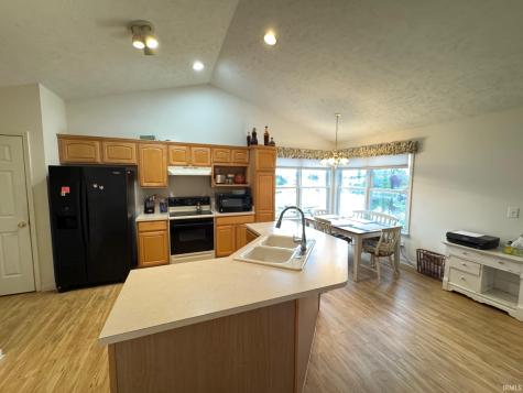 1728 Colonial Drive Rochester IN 46975