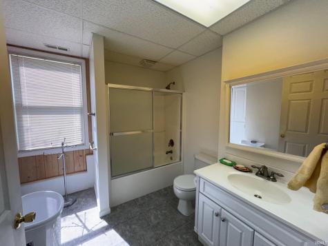 1728 Colonial Drive Rochester IN 46975