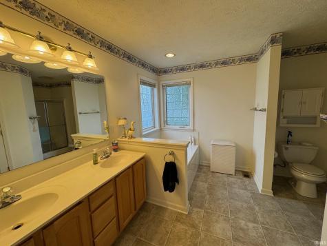 1728 Colonial Drive Rochester IN 46975