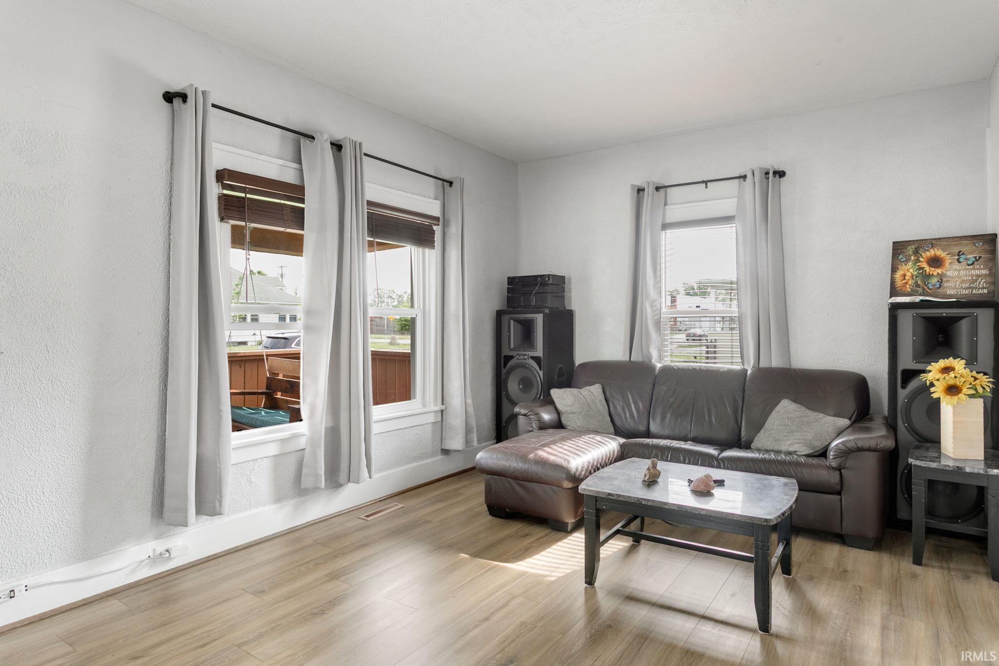 2111 W 6th Street Mishawaka IN 46544