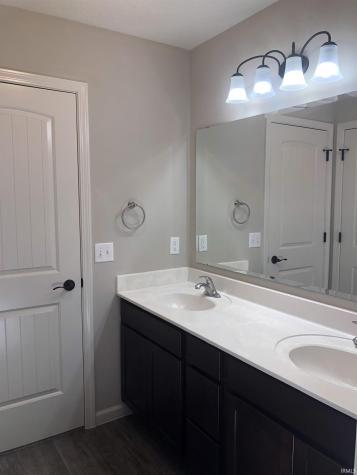 1560 Glen Hollow Drive Fort Wayne IN 46814