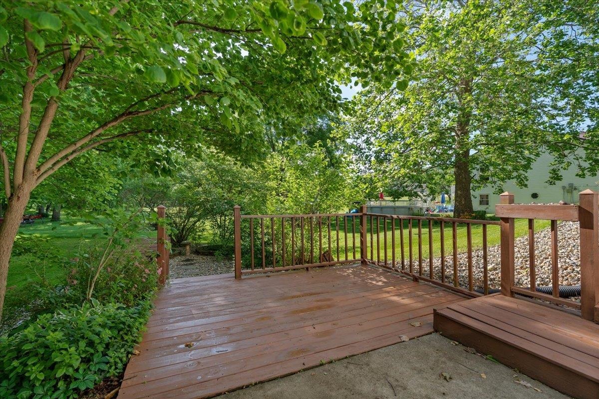 208 S East Ridge Drive North Warsaw IN 46582