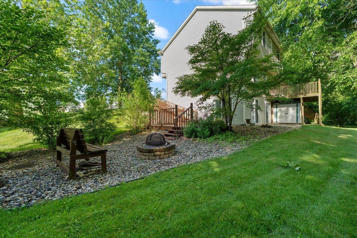208 S East Ridge Drive North Warsaw IN 46582