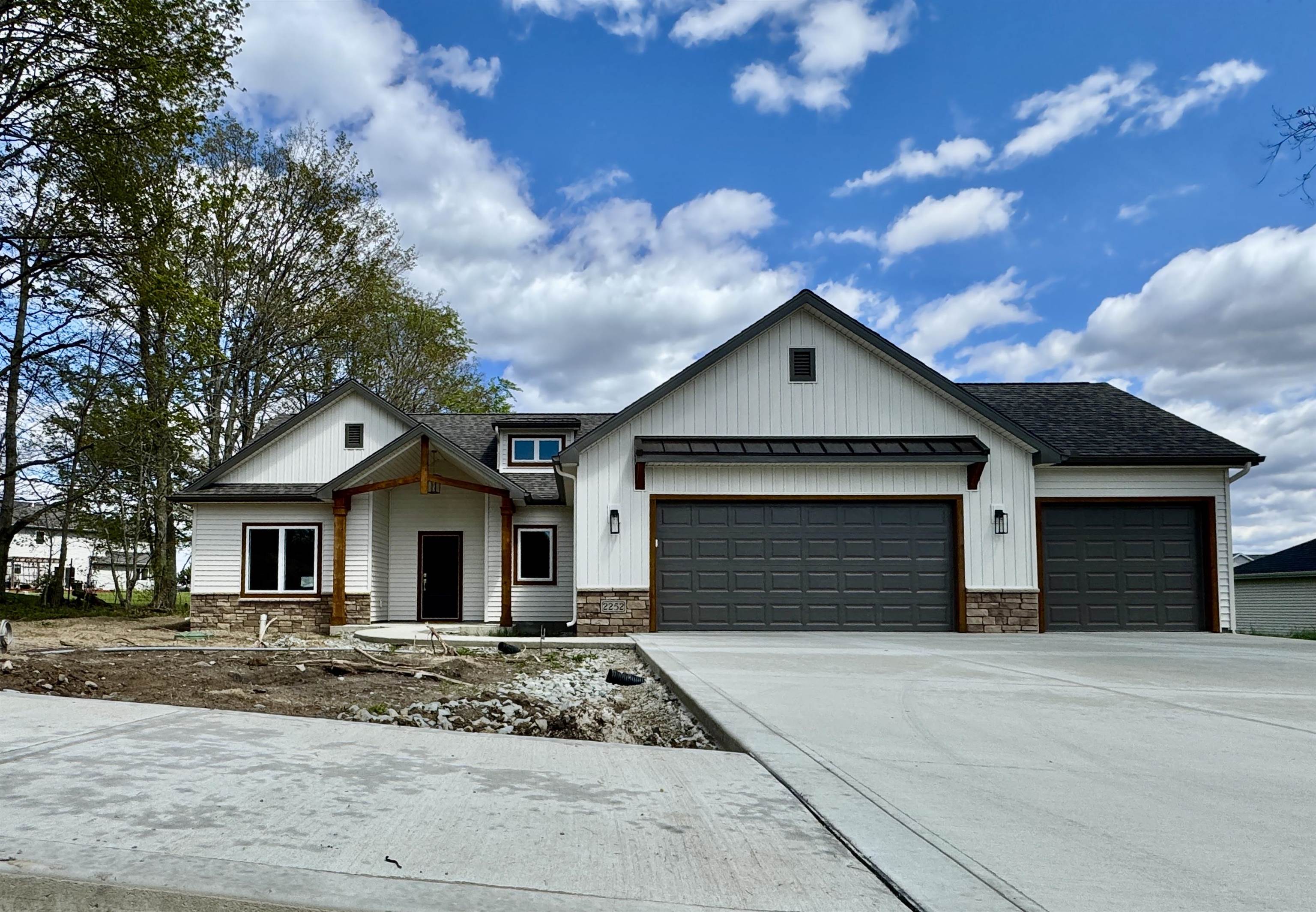2252 Highlander Drive Warsaw IN 46580