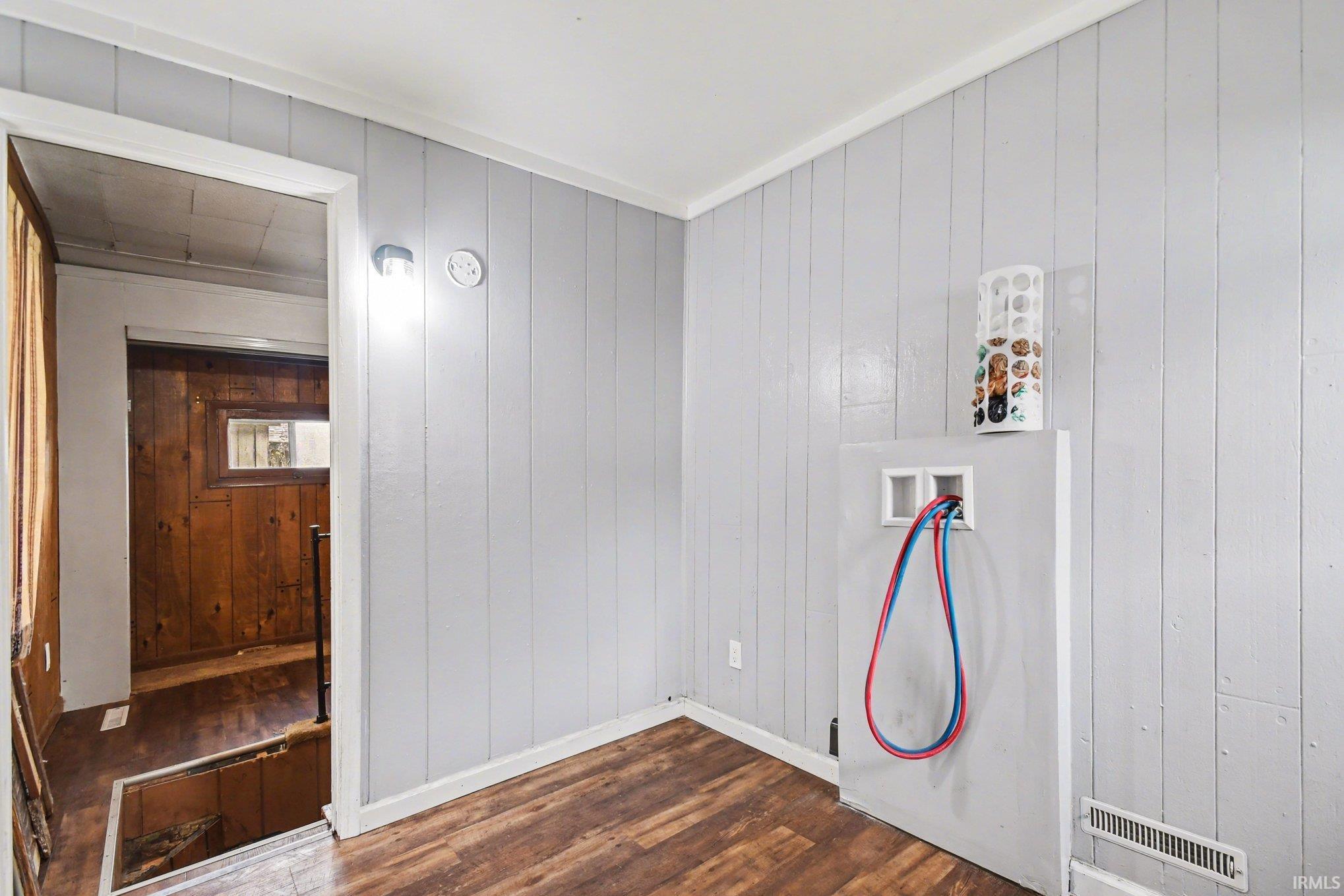206 Helen Avenue Mishawaka IN 46544