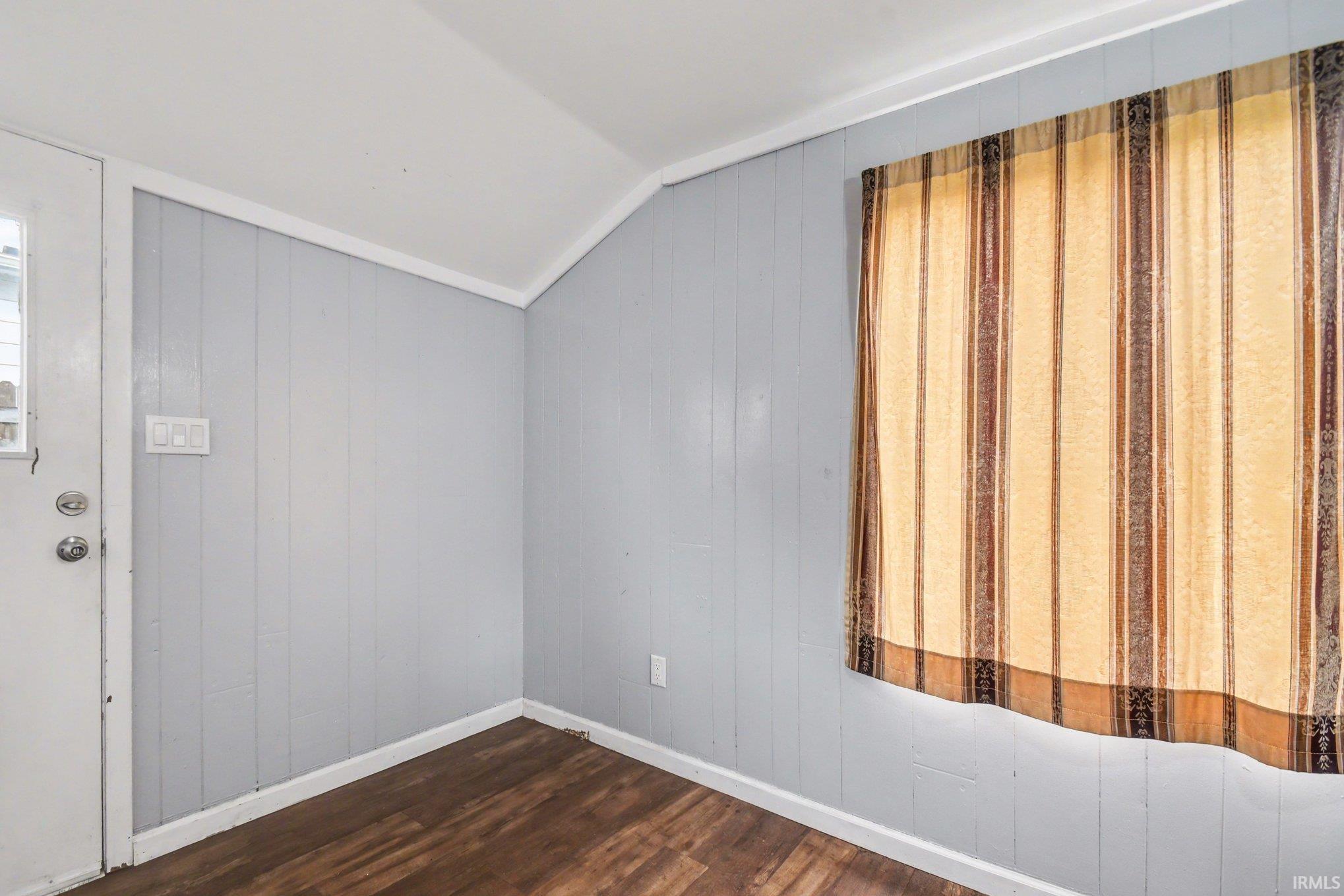206 Helen Avenue Mishawaka IN 46544