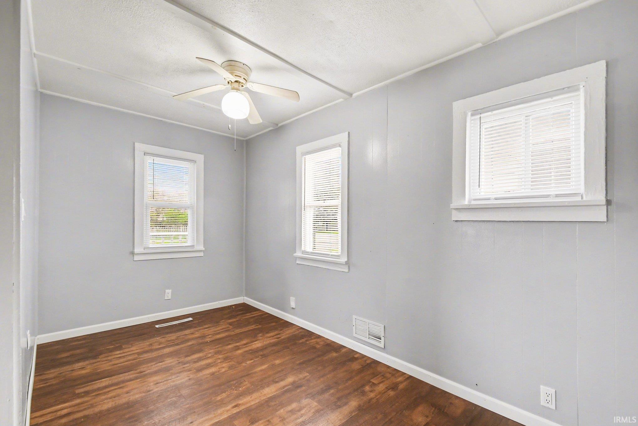 206 Helen Avenue Mishawaka IN 46544