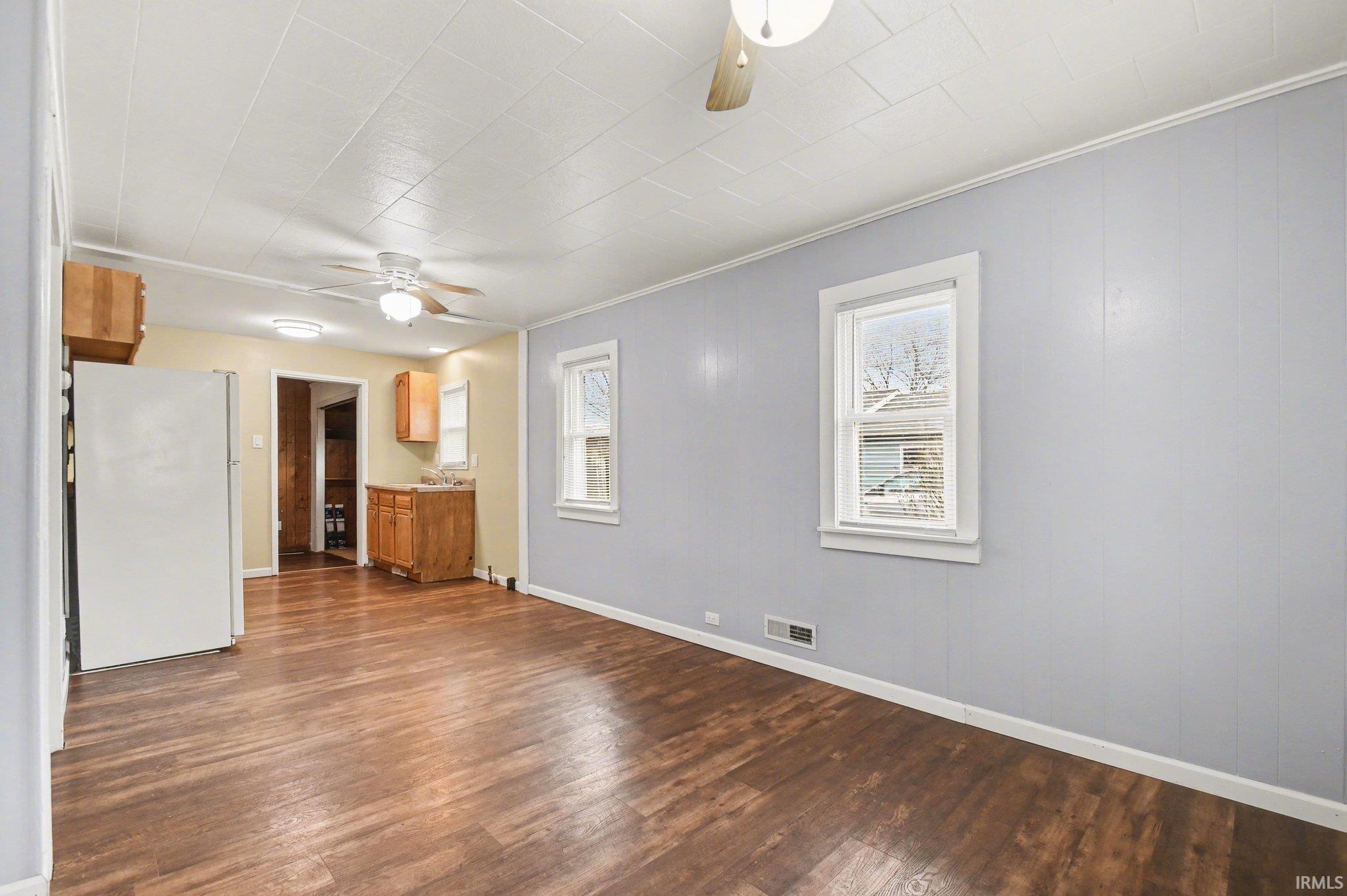 206 Helen Avenue Mishawaka IN 46544