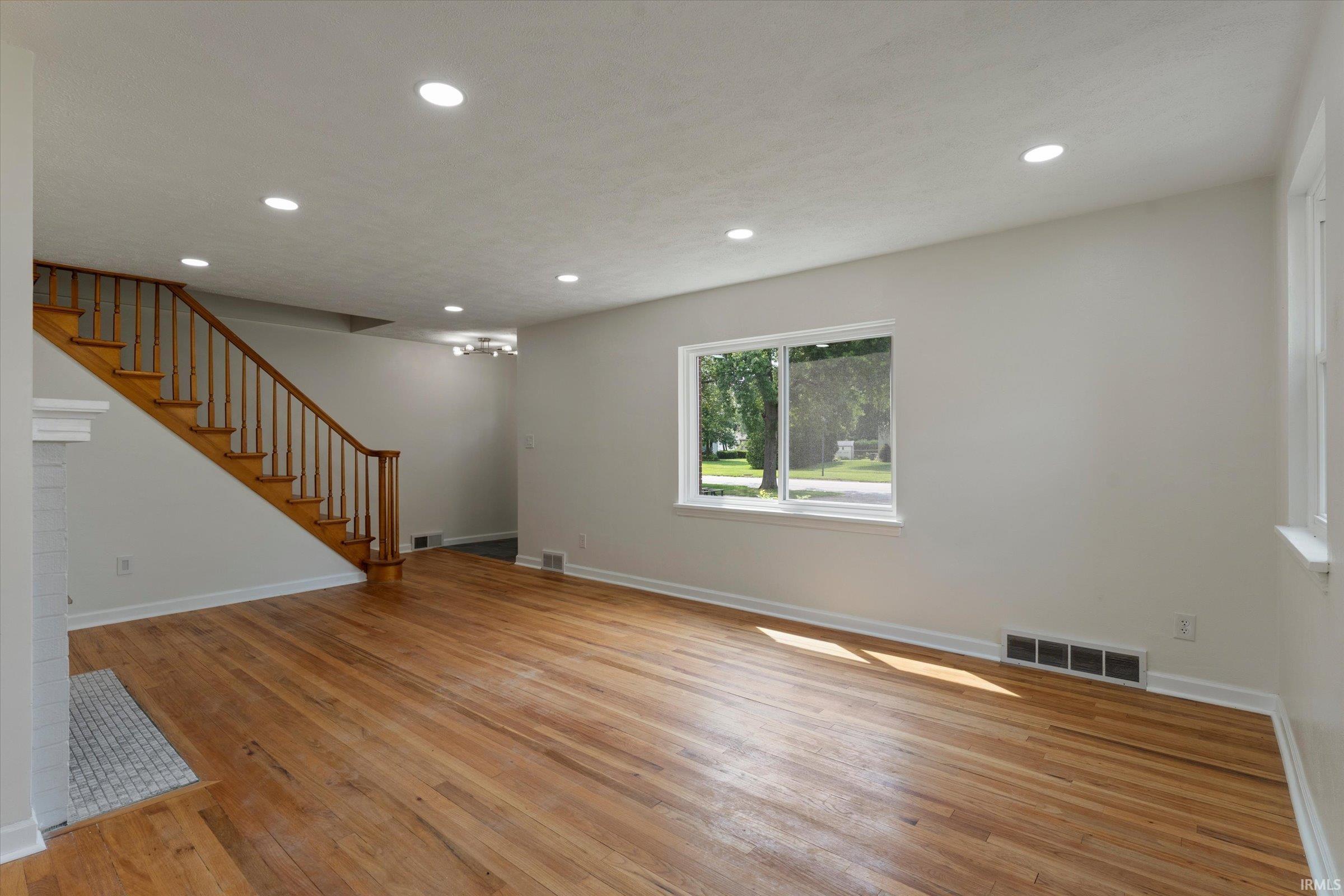 2420 S Twyckenham Drive South Bend IN 46614