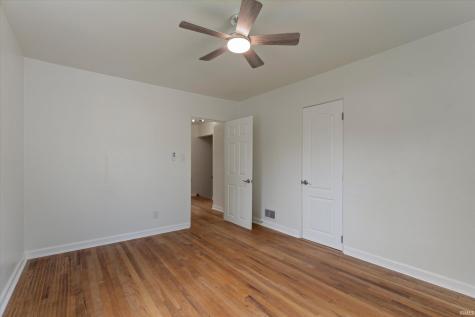 2420 S Twyckenham Drive South Bend IN 46614