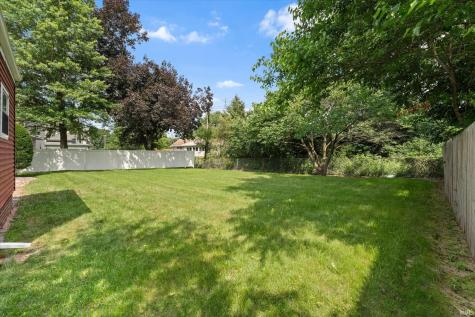 2420 S Twyckenham Drive South Bend IN 46614