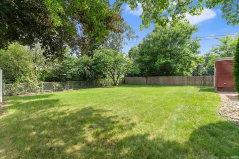2420 S Twyckenham Drive South Bend IN 46614