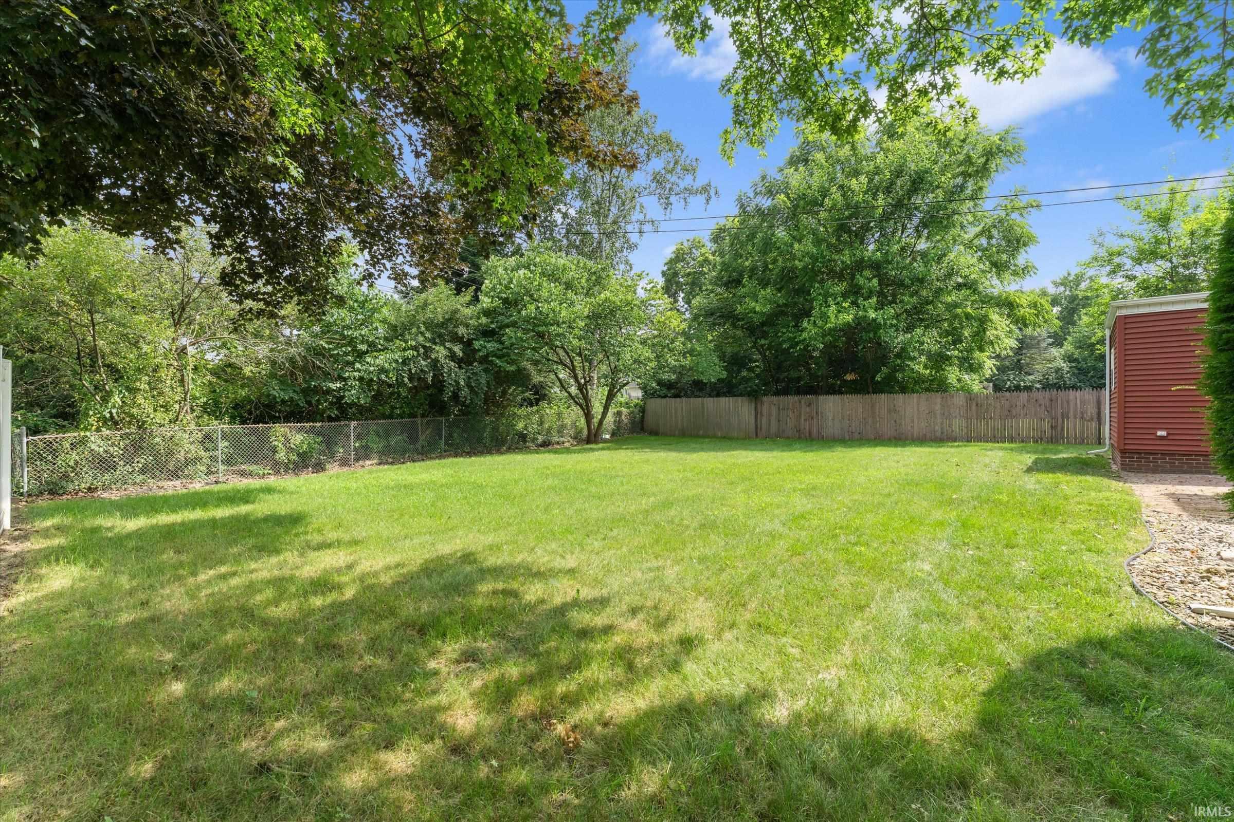 2420 S Twyckenham Drive South Bend IN 46614