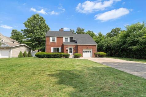 2420 S Twyckenham Drive South Bend IN 46614