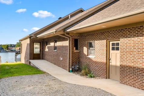 64 W Lakeside Drive North Manchester IN 46962