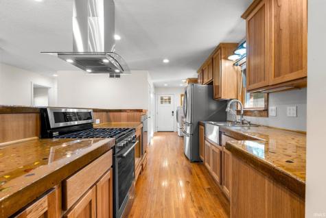 64 W Lakeside Drive North Manchester IN 46962