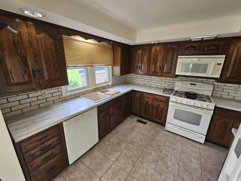 1346 S 6th Street Road Vincennes IN 47591