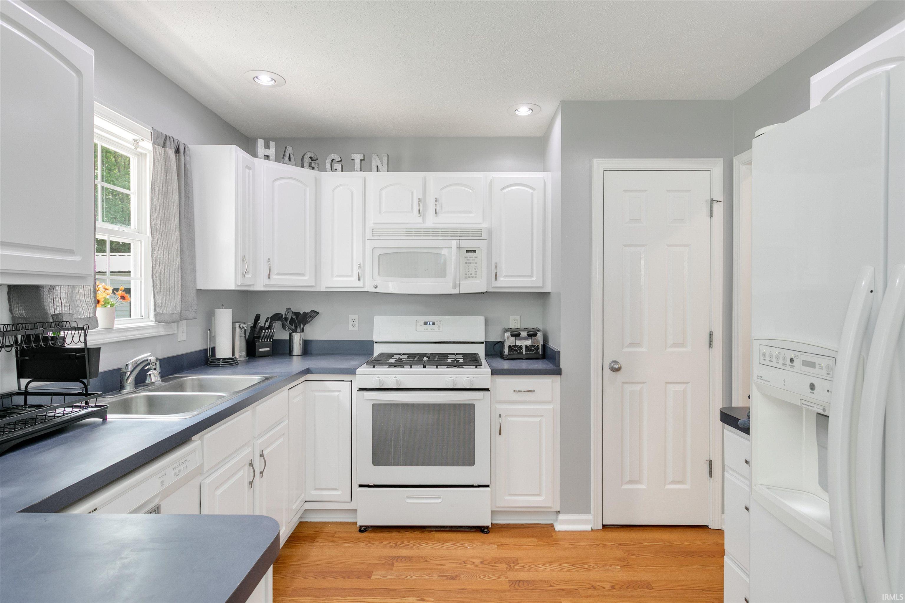 1507 Kingsman Way Osceola IN 46561