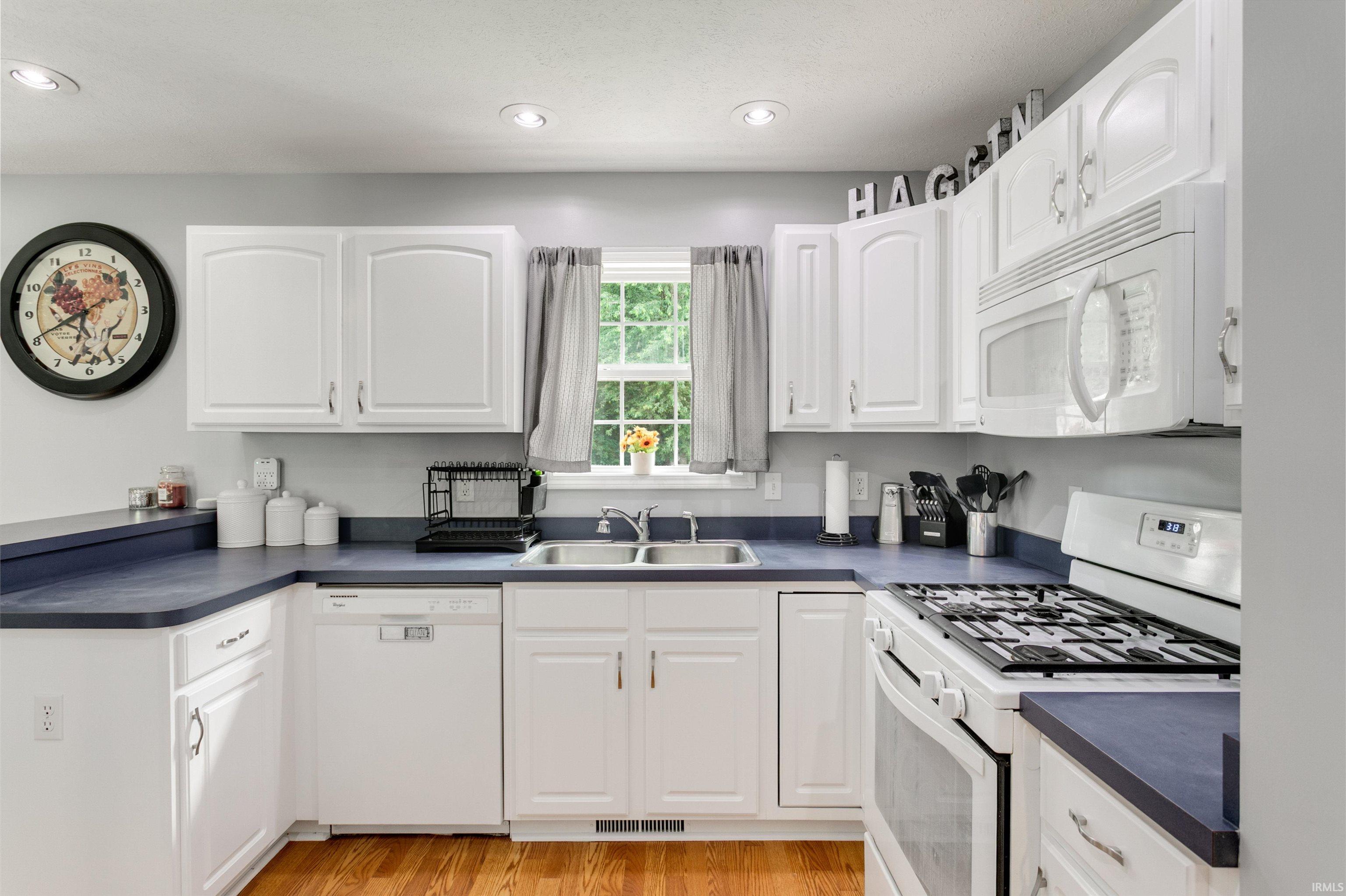 1507 Kingsman Way Osceola IN 46561