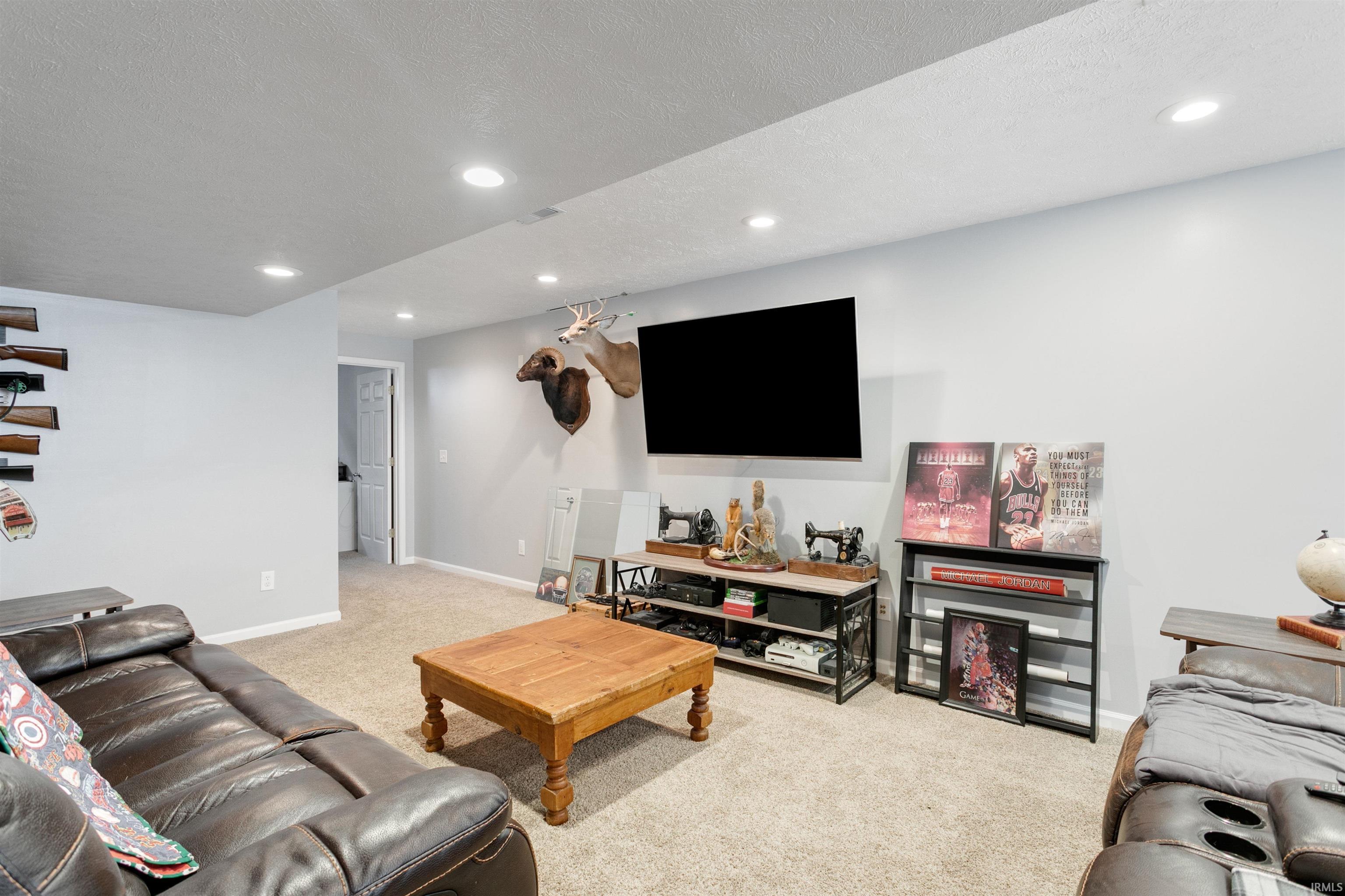 1507 Kingsman Way Osceola IN 46561