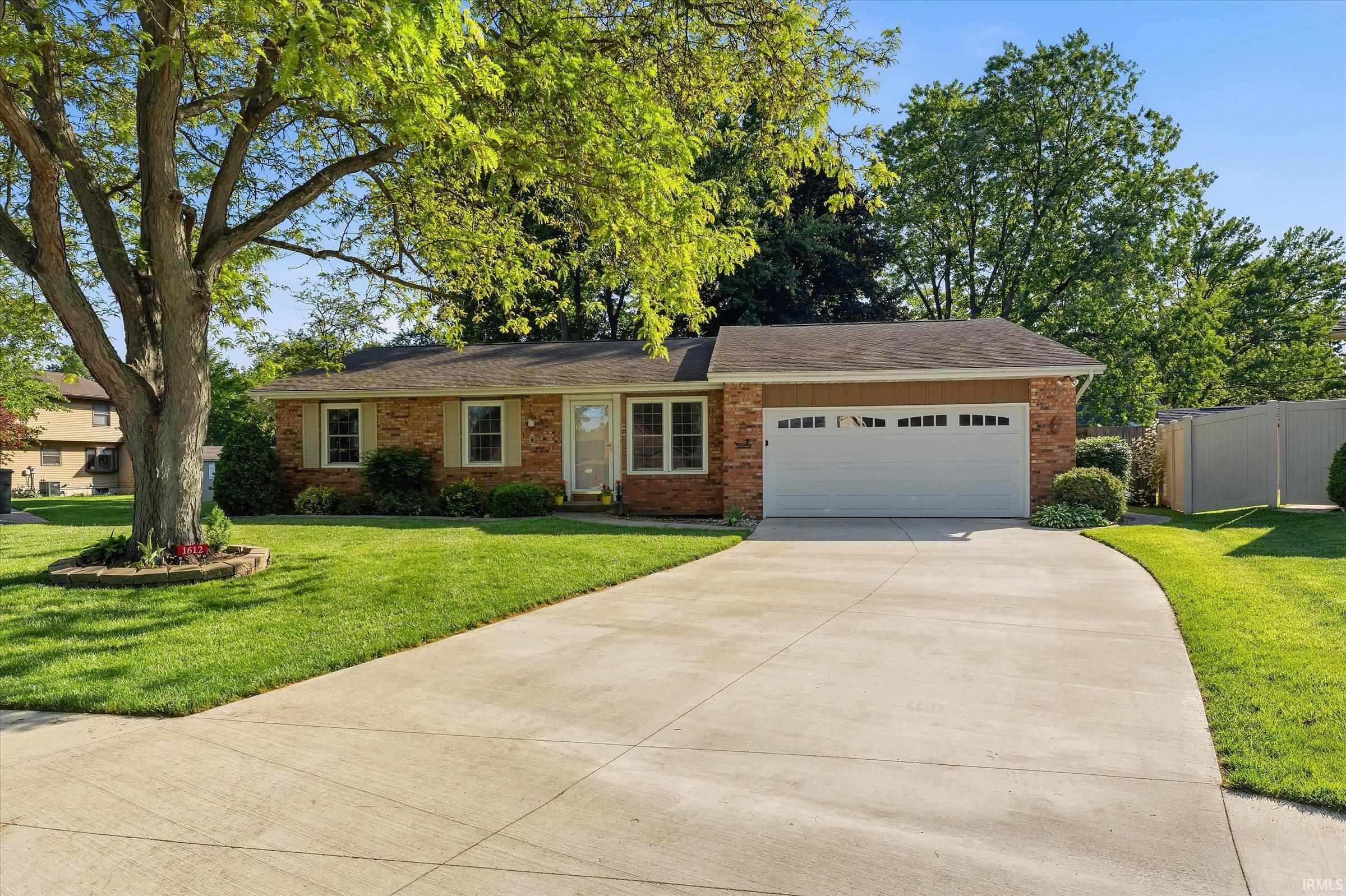 1612 Kerry Court South Bend IN 46614