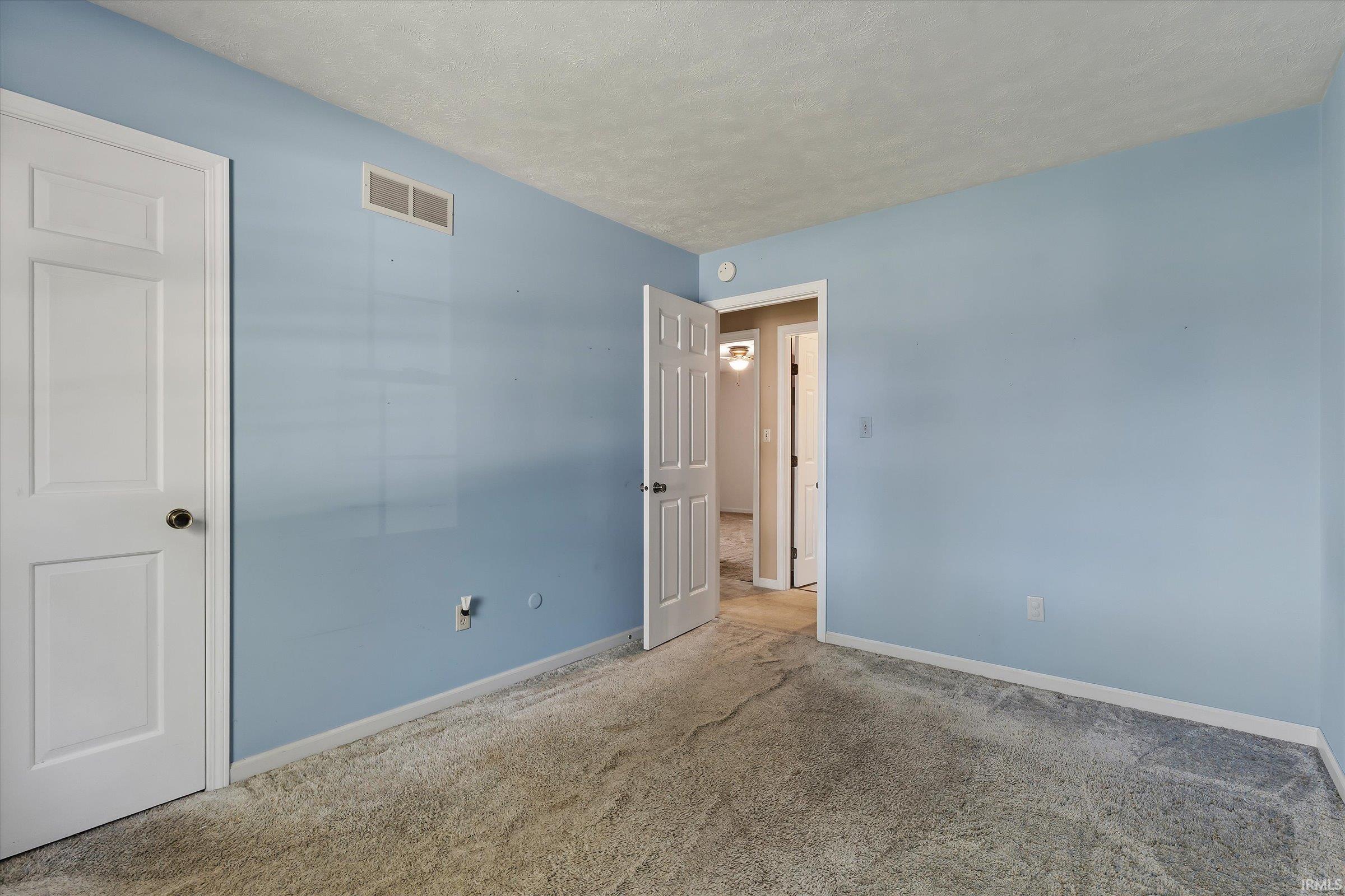 1612 Kerry Court South Bend IN 46614