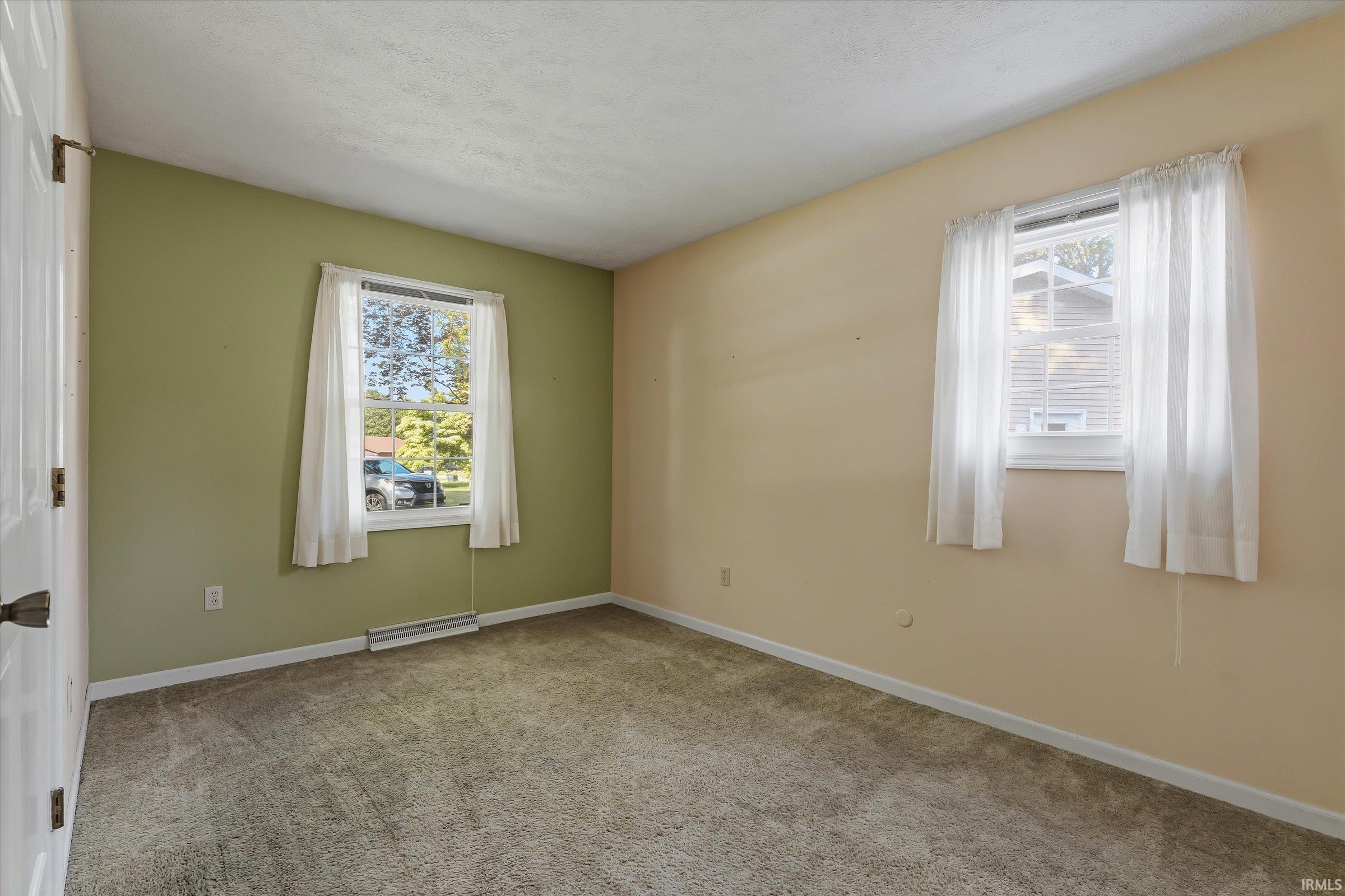 1612 Kerry Court South Bend IN 46614