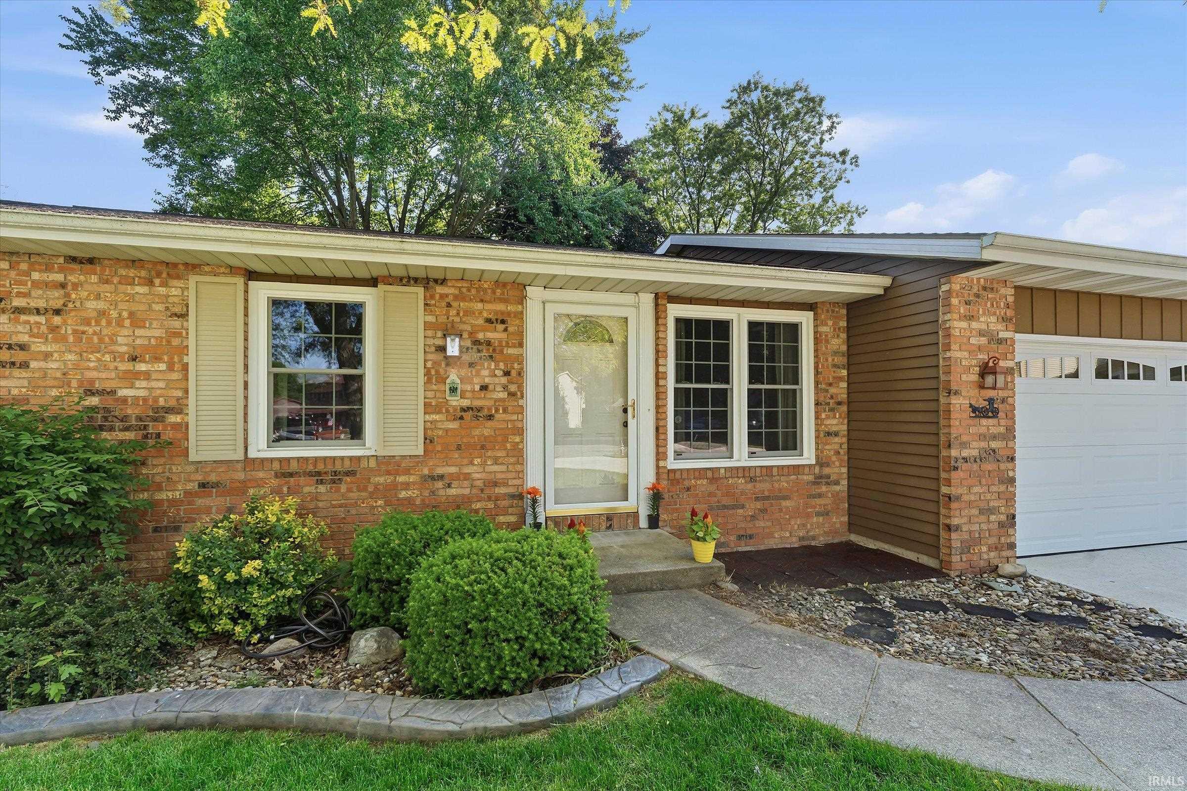 1612 Kerry Court South Bend IN 46614
