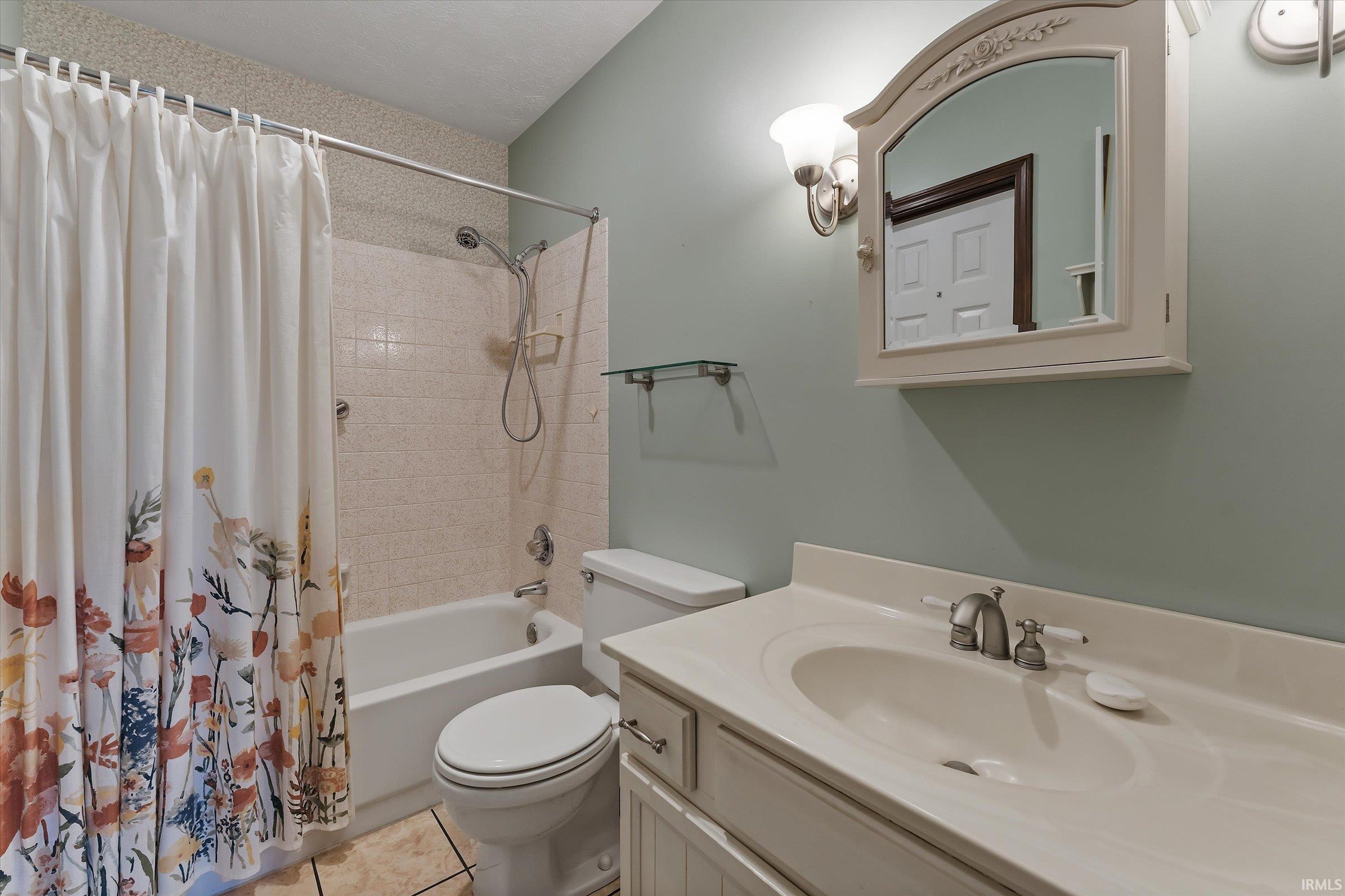 1612 Kerry Court South Bend IN 46614