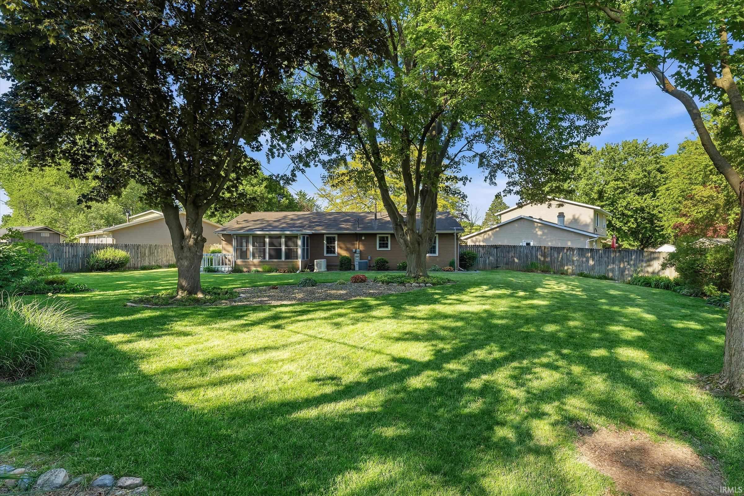 1612 Kerry Court South Bend IN 46614