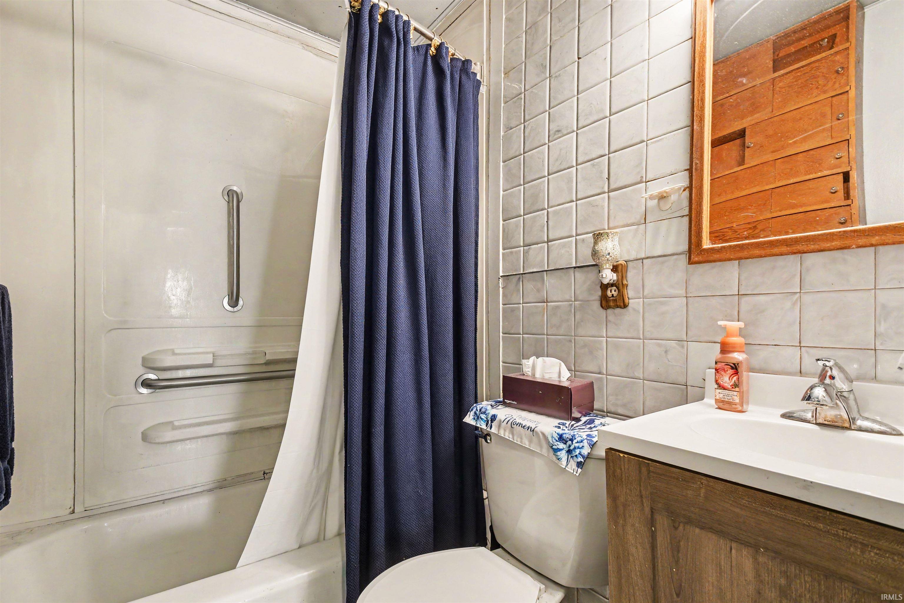 2109 Elwood Avenue South Bend IN 46628
