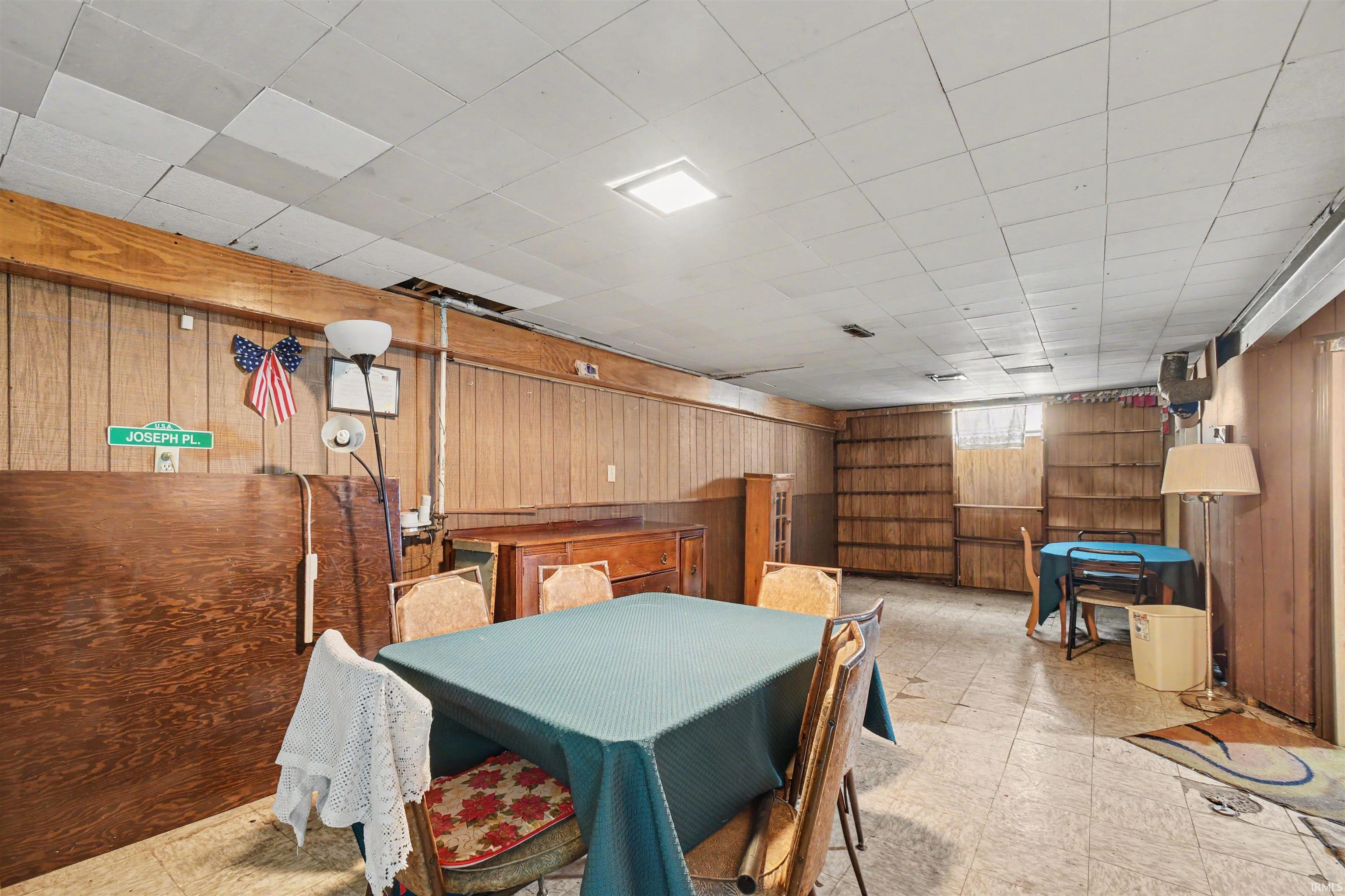 2109 Elwood Avenue South Bend IN 46628
