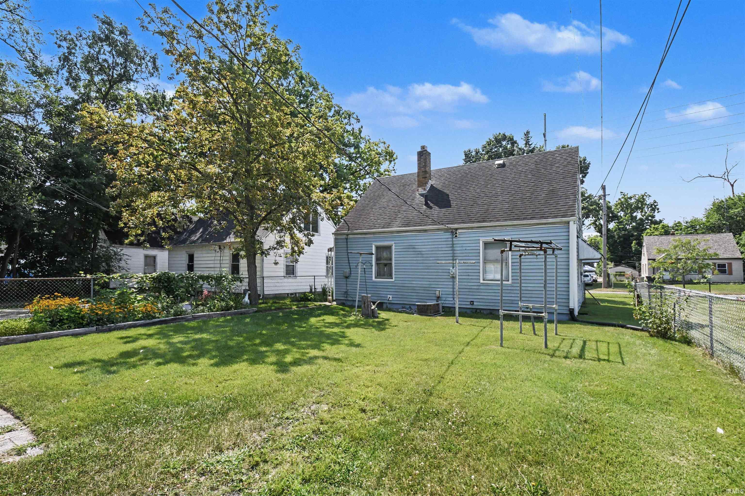 2109 Elwood Avenue South Bend IN 46628