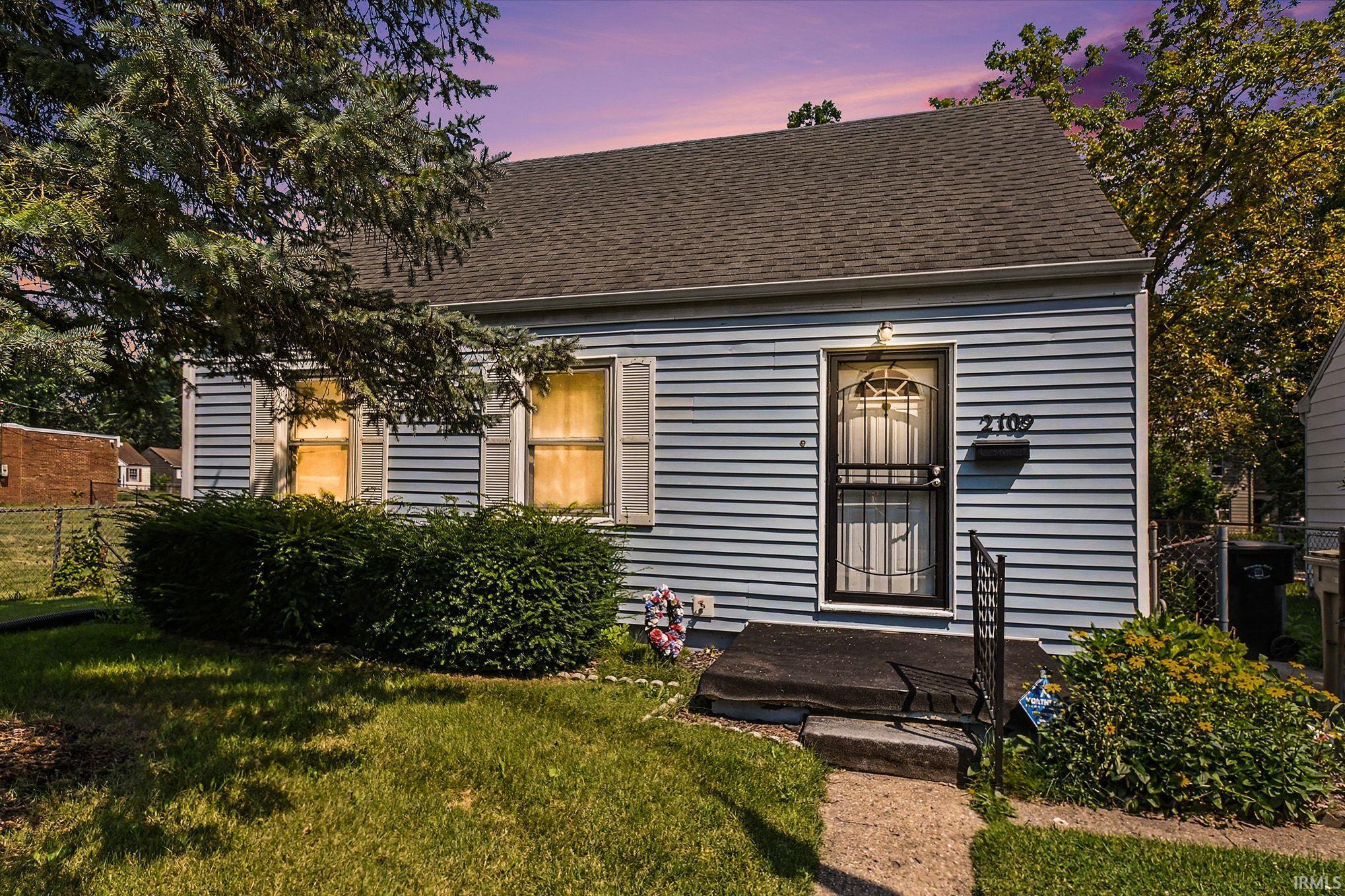 2109 Elwood Avenue South Bend IN 46628