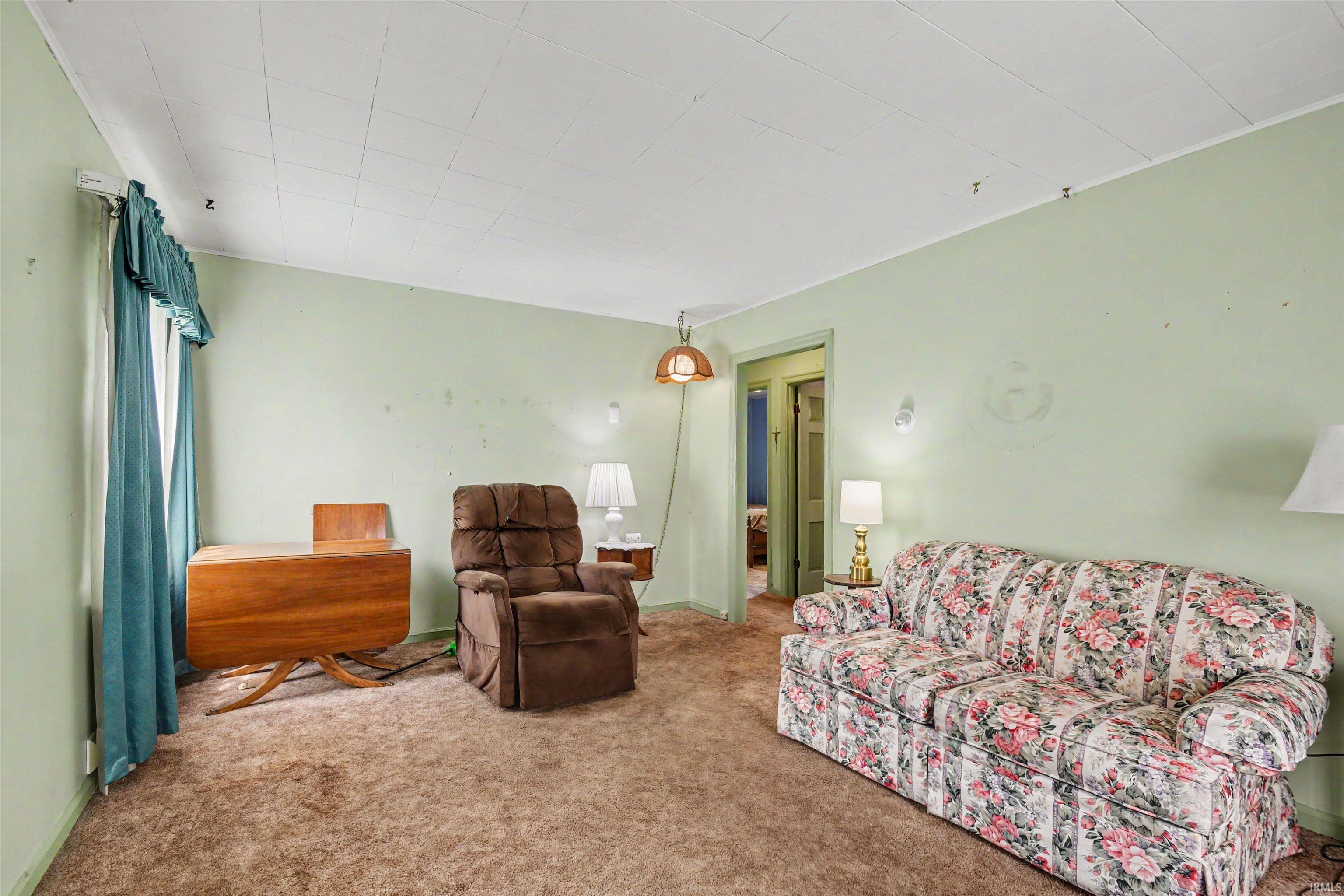 2109 Elwood Avenue South Bend IN 46628