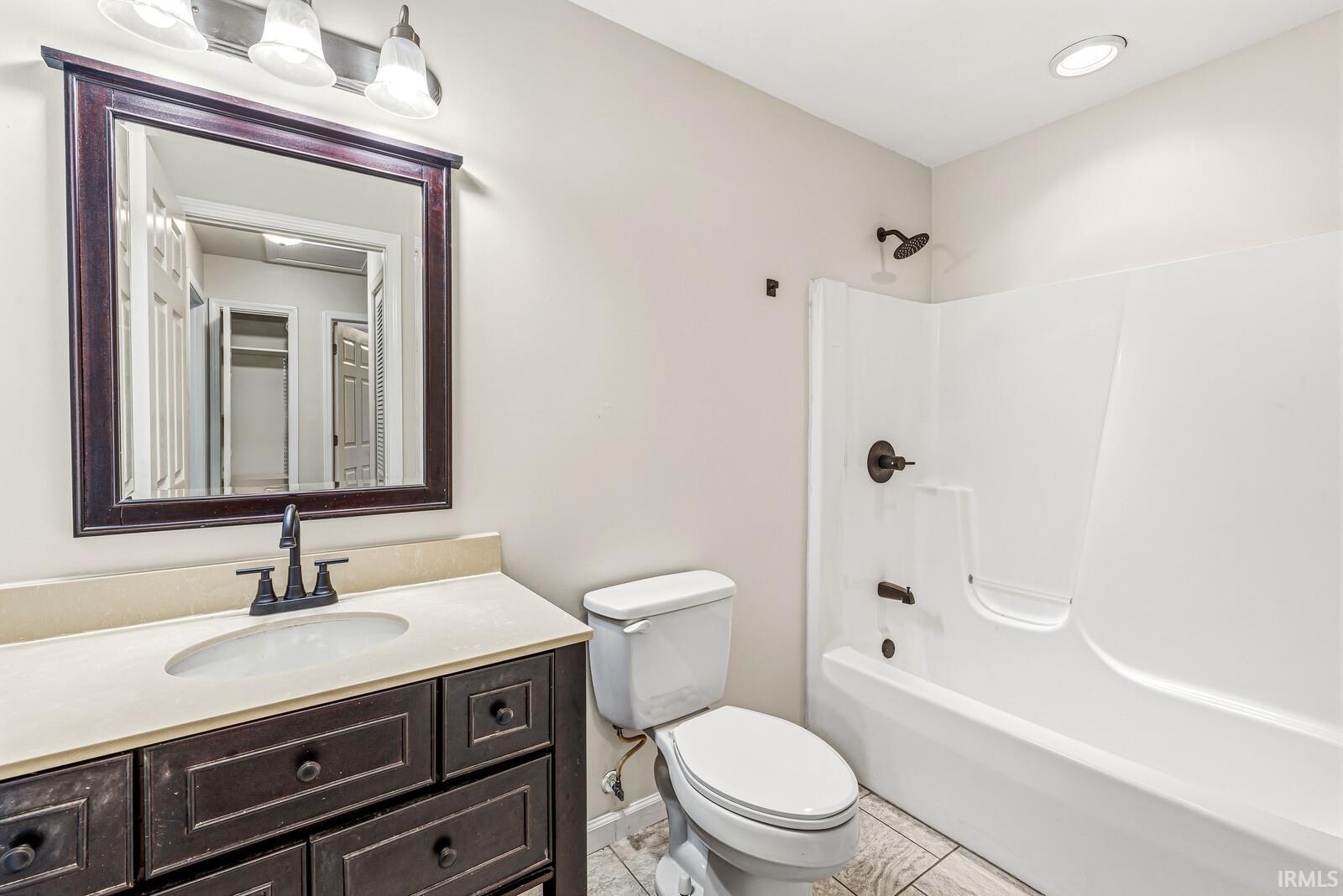 3229 Kent Lane South Bend IN 46615