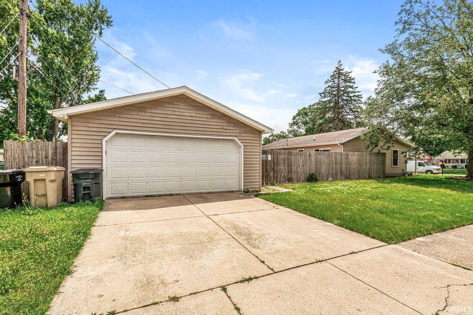 3229 Kent Lane South Bend IN 46615